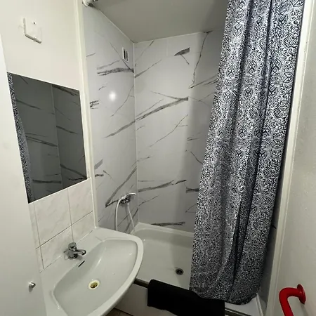 Cooliving אכסניה